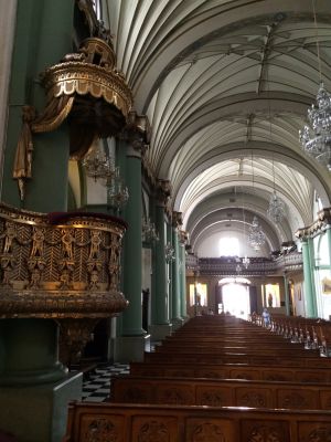 Facing the back inside Convento de Santo Domingo